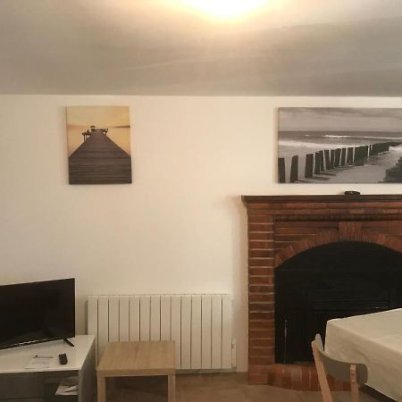 Hebergements Situes A 6 Kms Du Mont Saint Michel Tanis Eksteriør bilde